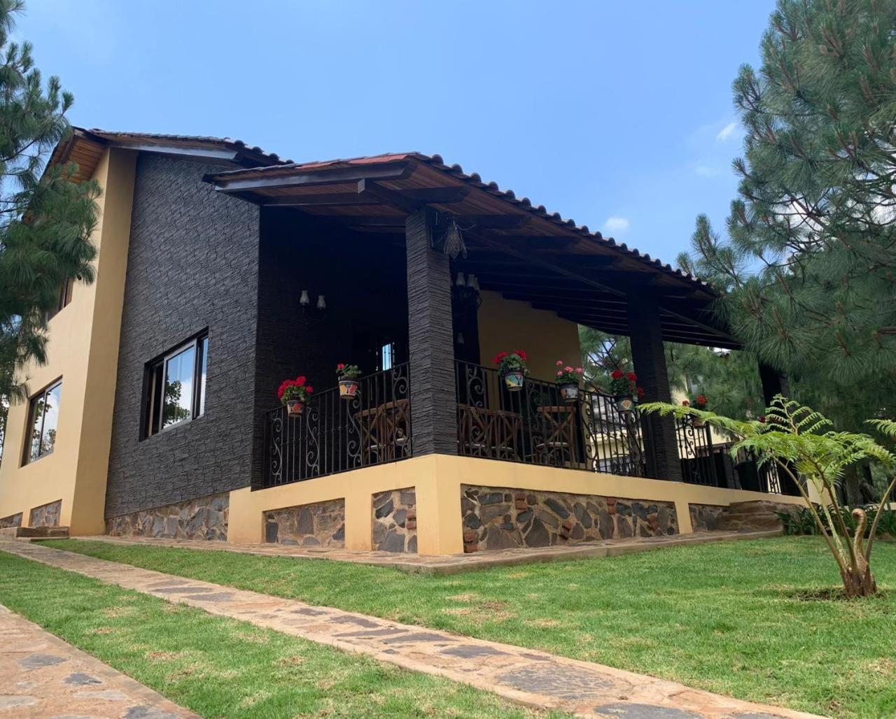 Cabana No.4 Puerta Del Bosque Mazamitla. Eksteriør billede